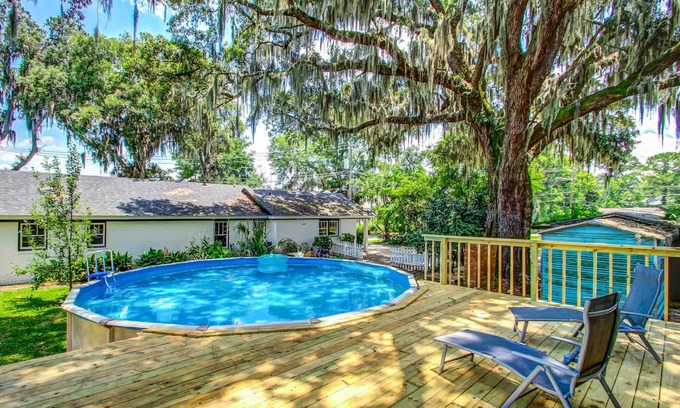Thunderbolt House | Apartment w/Gazebo & Pool-Swanky Savannah Style
