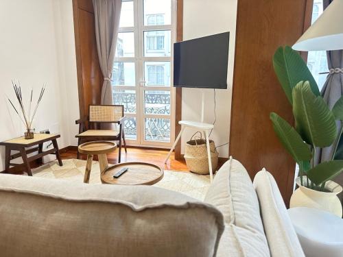 Maria Auxiliadora Apartment | Apartment with a balcony, downtown & free parking