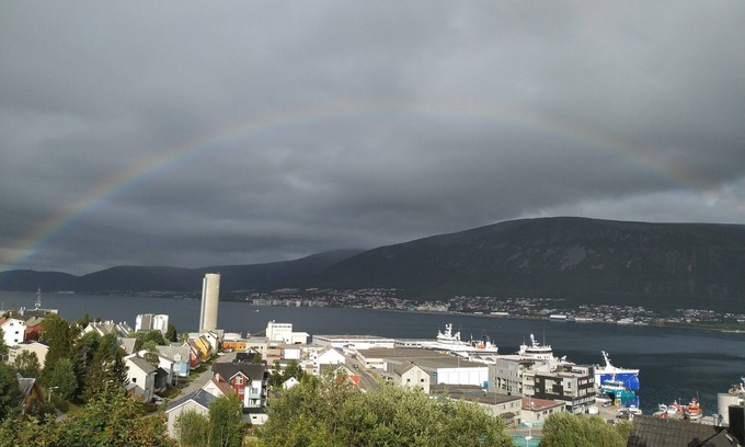 Tromso Apartment | Apartment with a fantastic view and balcony, central Tromsø.
