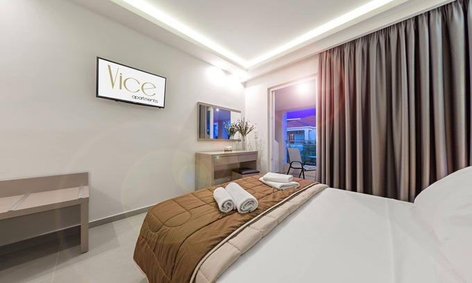 Laganas Apartment | Apartment with Balcony