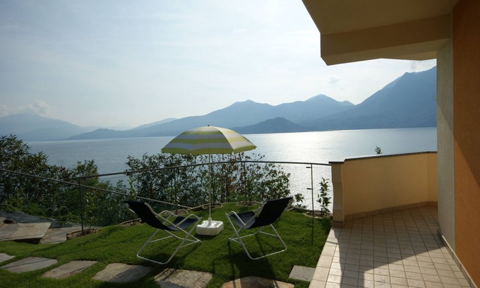 Ghiffa Apartment | Apartment with beautiful lake view for up to 4 people
