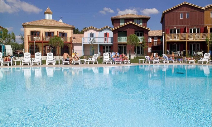 Le Teich Apartment | Apartment with dishwasher, near Le Teich