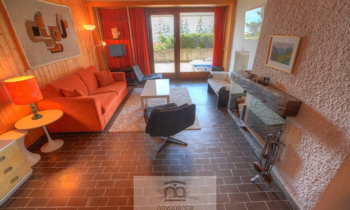 Anzere Apartment | Apartment with entrance corridor, 1 bedroom with 4 single beds, 1 bathroom/WC and 1 separate WC. Liv