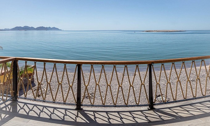 San Carlos Apartment | Apartment with exclusive access to San Carlos Beach