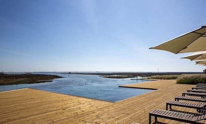 Fuseta Apartment | Apartment With Fantastic View On The Sea - Infinity Pool/Sleeps 4