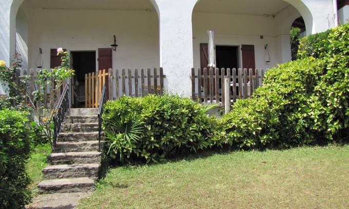 Saint-Jean-de-Luz Apartment | Apartment with covered terrace and independent garden in Saint Jean de Luz