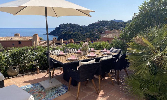 Theoule-Superieur Apartment | Apartment with sea view, 70m² terrace and direct access to the sea