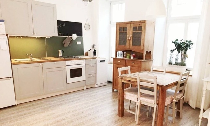 Hernals Apartment | Apartment with garden and free parking space