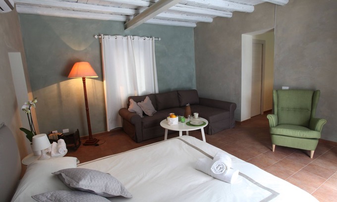 Albergheria Apartment | Apartment with garden in the old town