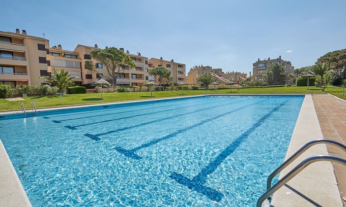 Pals Apartment | Apartment with garden & pool - First line Pals beach (GM 2H 411)