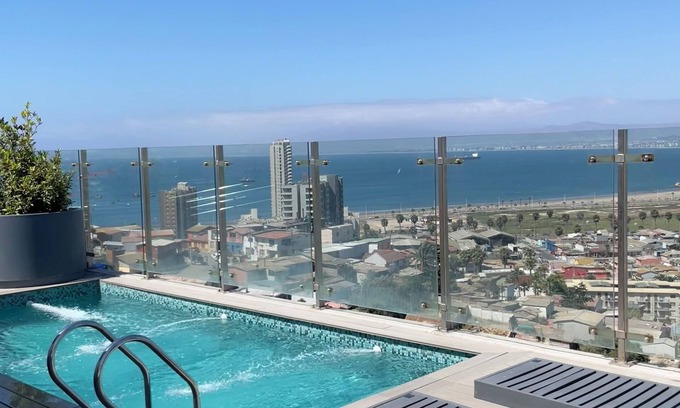 La Serena Apartment | Apartment with ocean view and swimming pool.