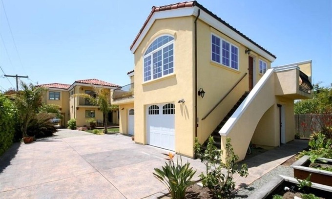 Westside Santa Cruz Apartment | Apartment with ocean views