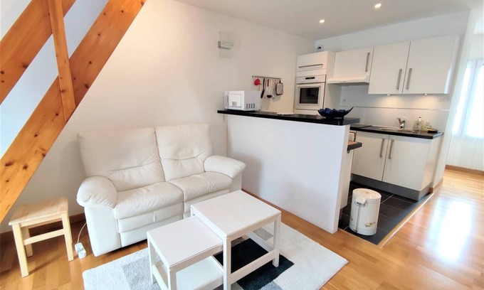 Perros-Guirec Apartment | Apartment with parking space and Wifi in the center of PERROS-GUIREC