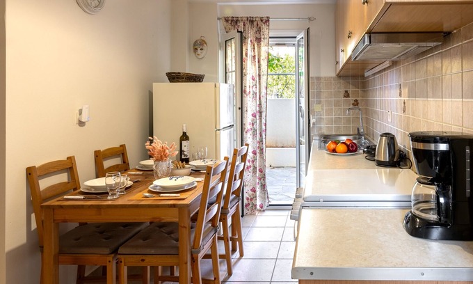 Kefalonia Apartment | Apartment with patio for 4 people - Ground floor