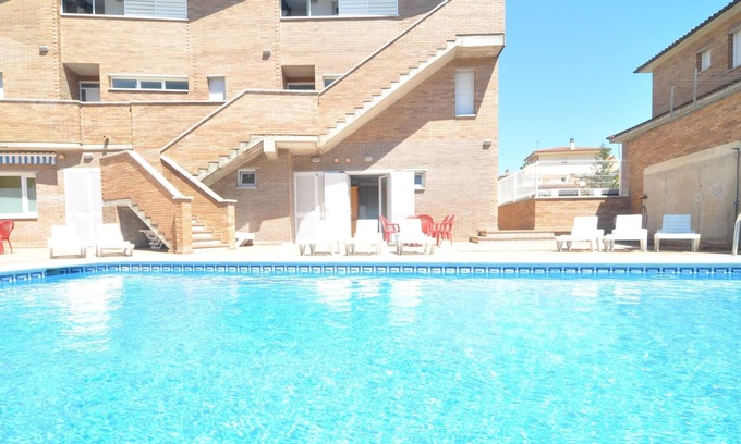 L'Escala Apartment | APARTMENT WITH POOL 2 MINUTES, ON FOOT, FROM THE BEACH.