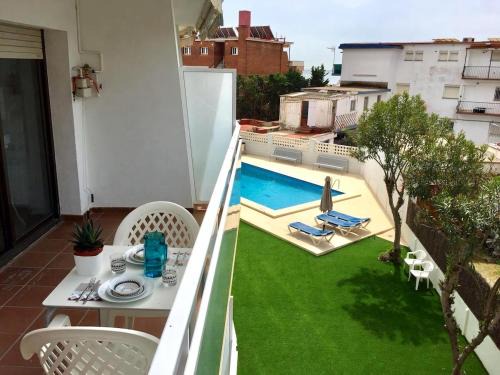 Castelldefels Apartment | Apartment with Pool 50 meters to the beach
