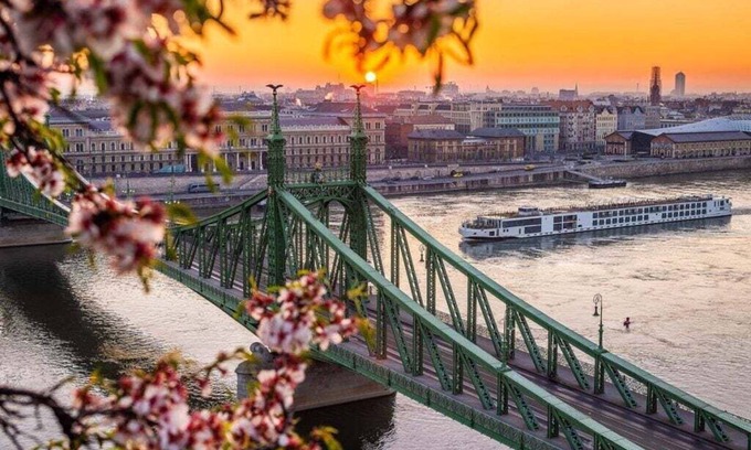 Erzsebetvaros Apartment | Apartment with private garden in Budapest a few steps from Simplakert,with WiFi.
