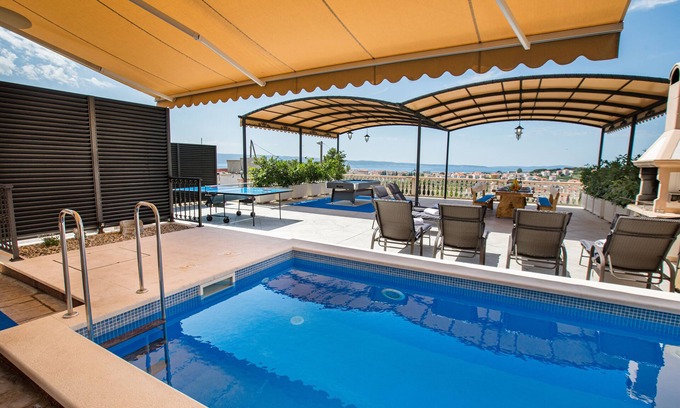 Kamen Apartment | Apartment with private swimming pool and teracce