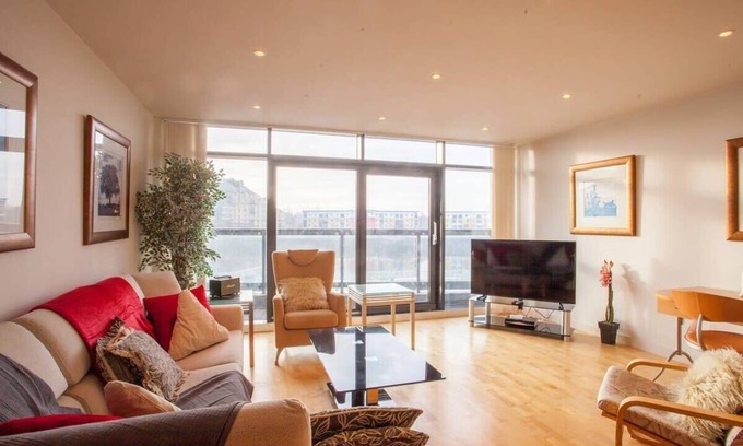 Glasgow Westend Apartment | Apartment with river view 2 minutes from the hydro