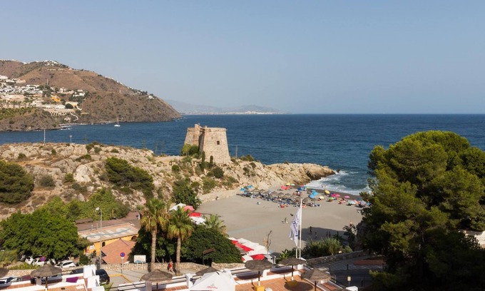 Velilla-Taramay Apartment | Apartment with sea views