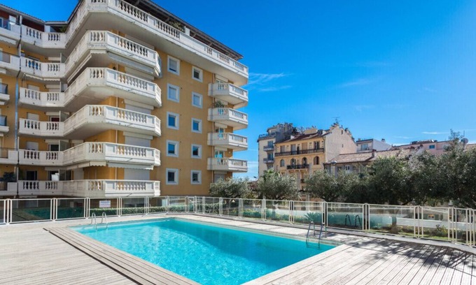 Nice Apartment | Apartment with sea view 2 min from the beach, terrace, swimming pool and parking