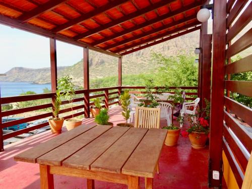 Tarrafal Apartment | Apartment with sea view near the beach and the village center!