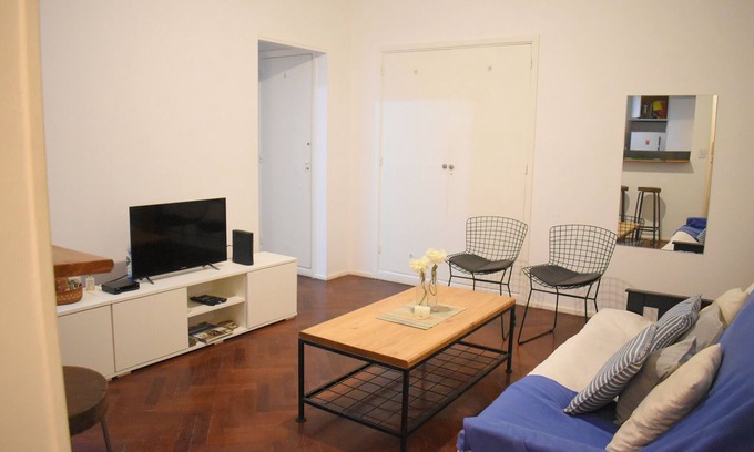 Recoleta Apartment | Apartment with separated bedroom minutes away from Microcentro