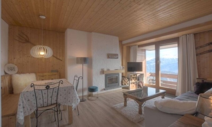 Anzere Apartment | Apartment with south balcony, 1 bedroom with 2 single beds, 1 bathroom/WC. Living room with eating p