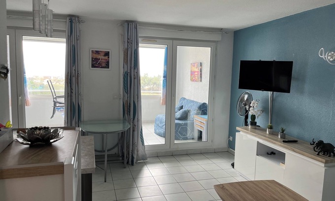 Cap d'Agde Condo | APARTMENT WITH STUNNING SEA VIEWS AND SWIMMING POOL