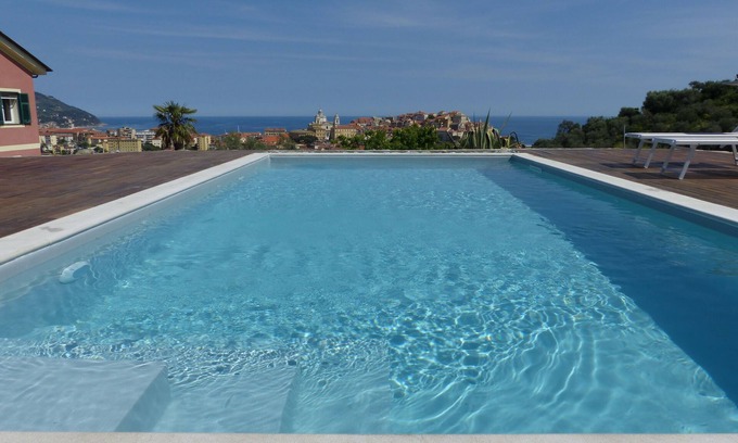 Imperia Apartment | Apartment with terrace, pool, sea view, large garden - free parking+ WIFI