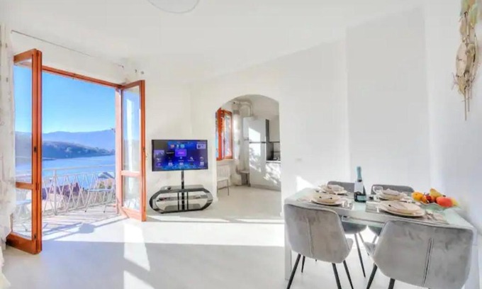 Laveno Apartment | Apartment With View Lake Maggiore/Laveno Mombello