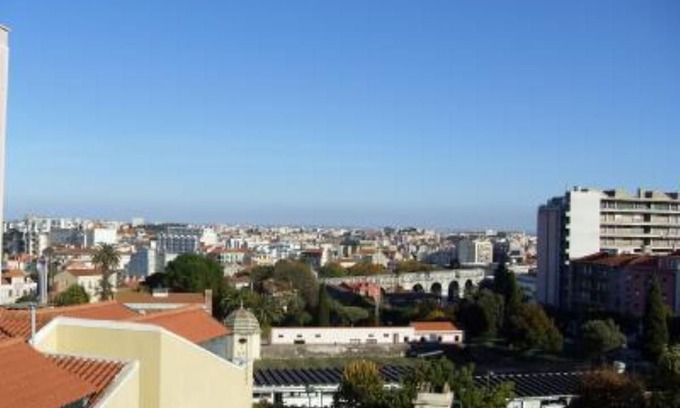 Santa Isabel Apartment | APARTMENT WITH WI-FI AREA DAS AMOREIRAS