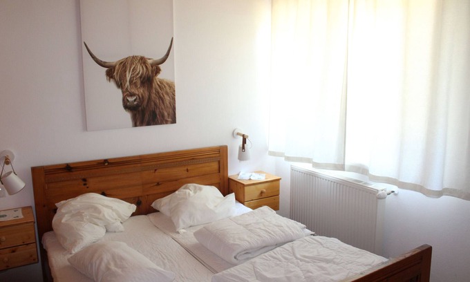 Albeck Apartment | Apartment 'Wohnung 1' with Mountain View, Shared Terrace and Shared Garden