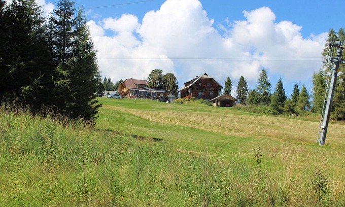 Albeck Apartment | Apartment 'Wohnung 4' with Mountain View, Shared Terrace and Shared Garden