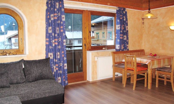Burgstall Apartment | Apartment Yasmin in Mayrhofen, Zillertal - 10 persons, 5 bedrooms