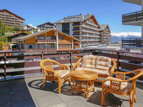 Saint-Pierre-de-Clages Apartment | Apartment Zanfleuron A1 by Interhome