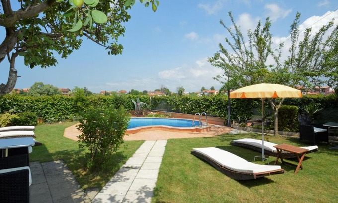 Valbandon Apartment | Apartment Zwei Rosen - PUL550 by Interhome