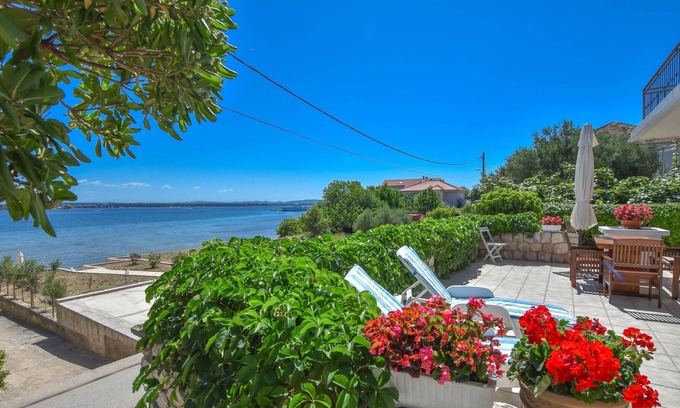 Kraj Apartment | Apartments Aquamarine (14555-A2) - Tkon - island Pasman