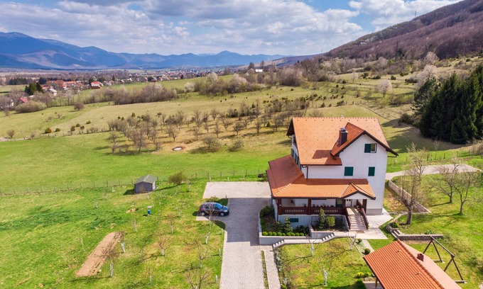 Vranovaca Apartment | Apartments and Room Robert (80821-A1) - Korenica