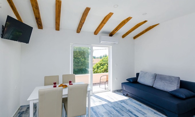 Cilipi Apartment | Apartments Dubrovnik Airport - One Bedroom Apartment with Balcony No. 1