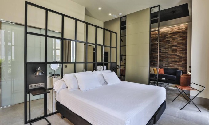 Almeria Centro Apartment | Apartments HO Puerta de Purchena. JS LUXURY 2