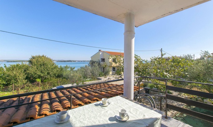 Kraj Apartment | Apartments Irena (16831-A1) - Tkon - island Pasman