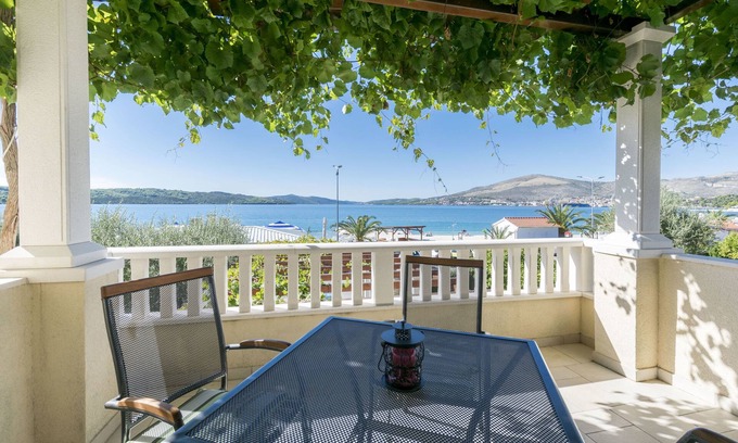 Okrug Gornji Apartment | Apartments Maja (40521-A2) - Okrug Gornji (Ciovo)