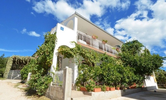 Vinisce Apartment | Apartments Marija, (14689), Vinišće, Croatia