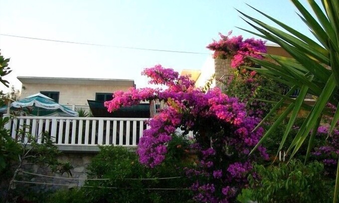 Sucuraj Apartment | Apartments Nada, (11647), Sućuraj, hr