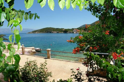 Pokrivenik Apartment | Apartments Nikola 5m from beach