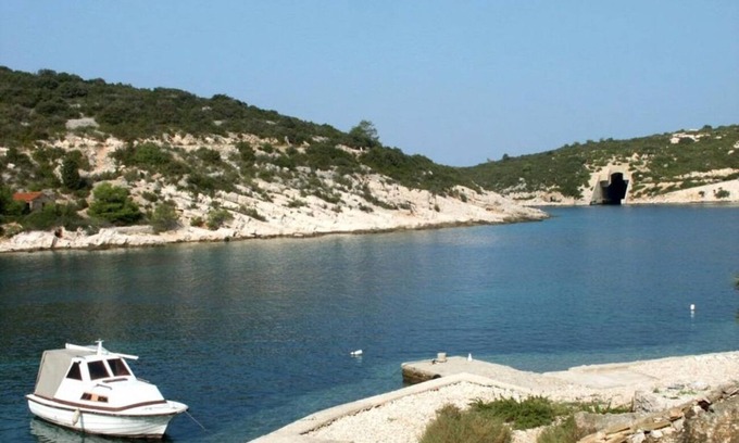 Cove Rogacic Apartment | Apartments Roki (103621-A2) - Vis - island Vis