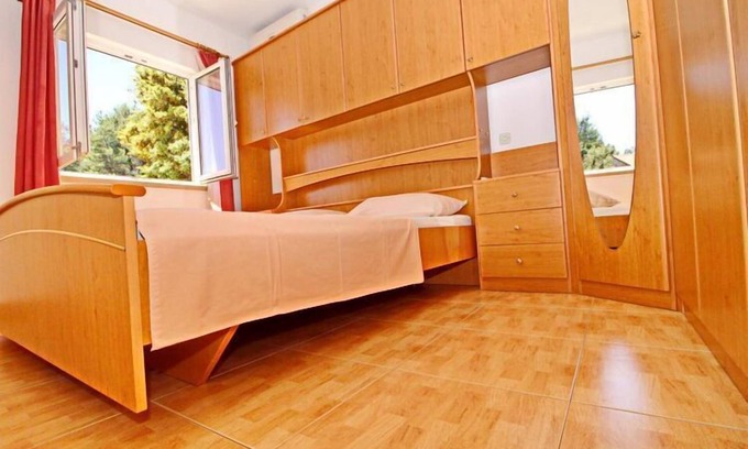 Lumbarda Apartment | Apartments Veselka, Lumbarda - Standard Room with Garden View (Room 1)