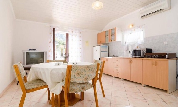 Trpanj Apartment | Apartments Villa Nikol - Comfort Two Bedroom Apartment with Sea View (APT 3)