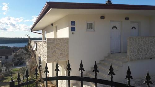 Gornji Karin Apartment | Apartments with a parking space Gornji Karin, Novigrad - 16610